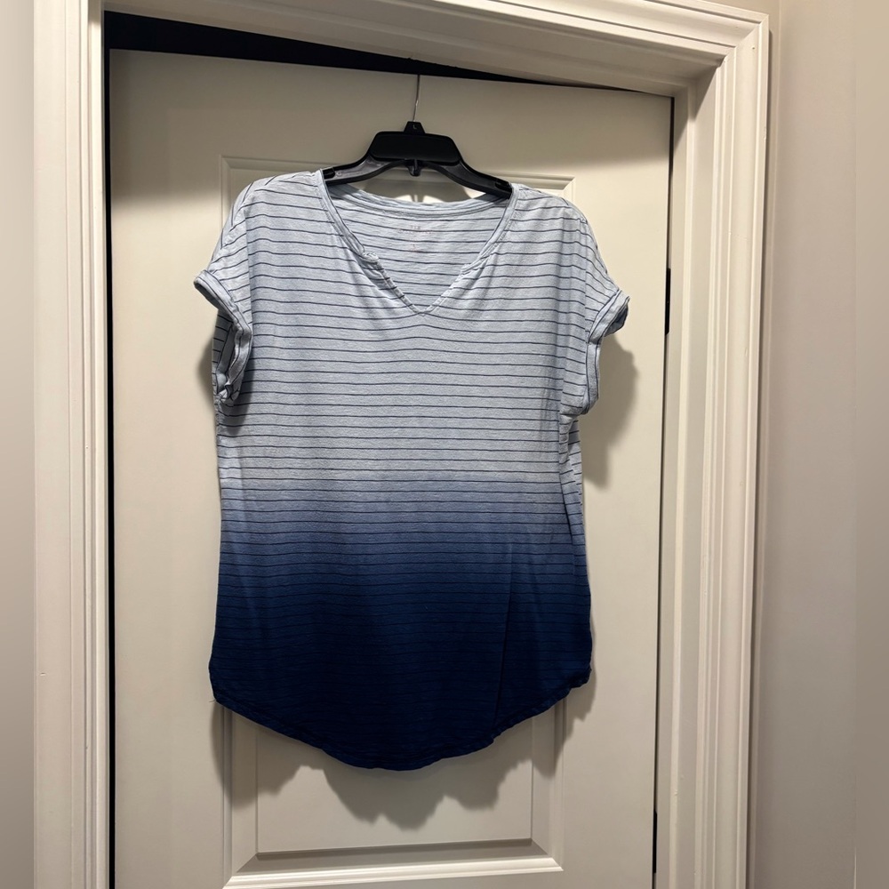 new directions Blue Ombre V-Neck Short Sleeve Top